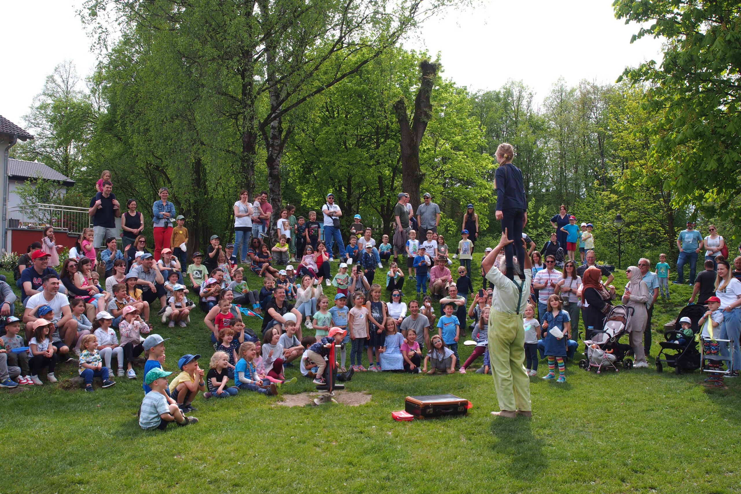 Clown Pippo und die Kinder