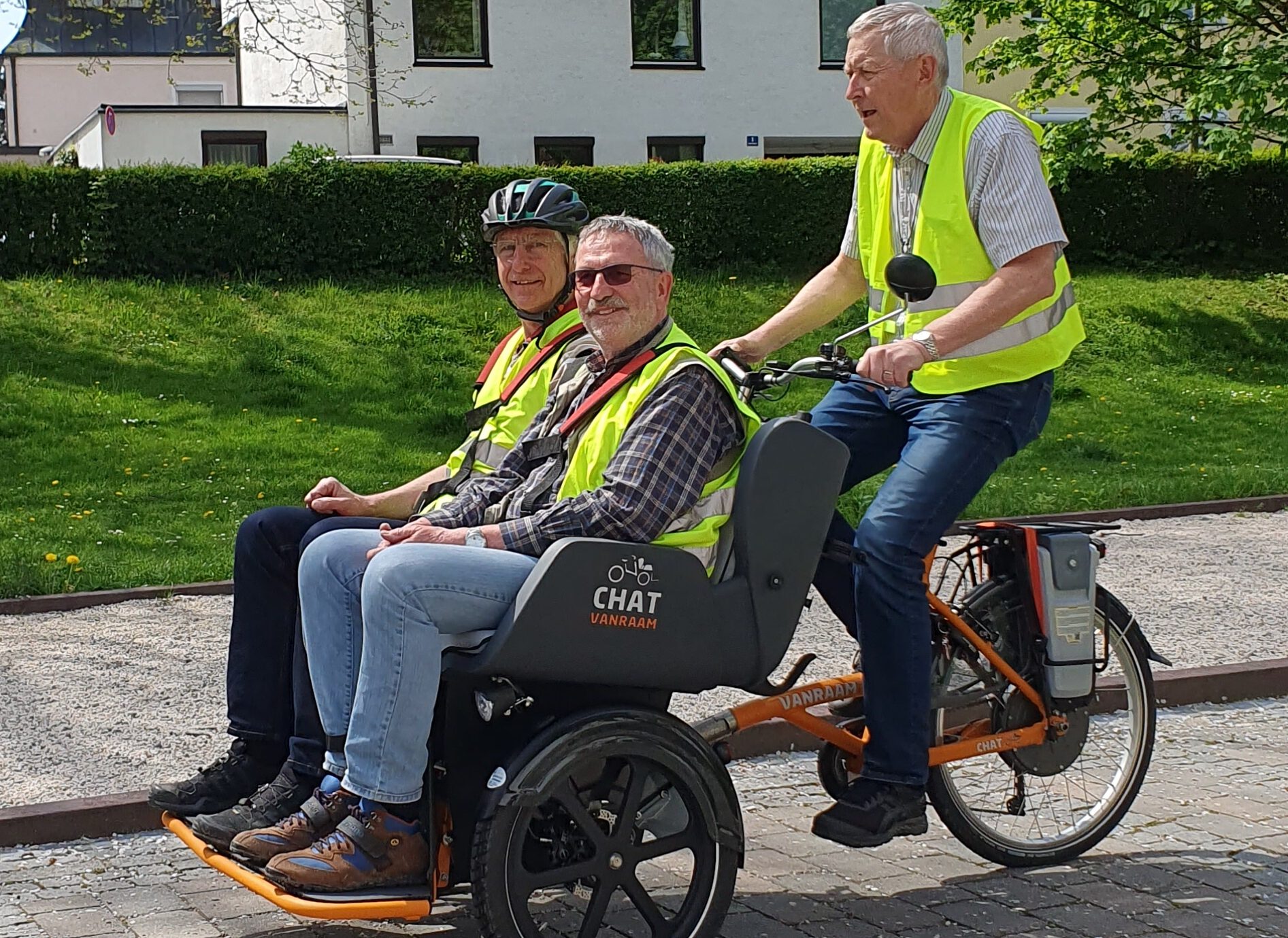 Falken-Rikscha unterwegs