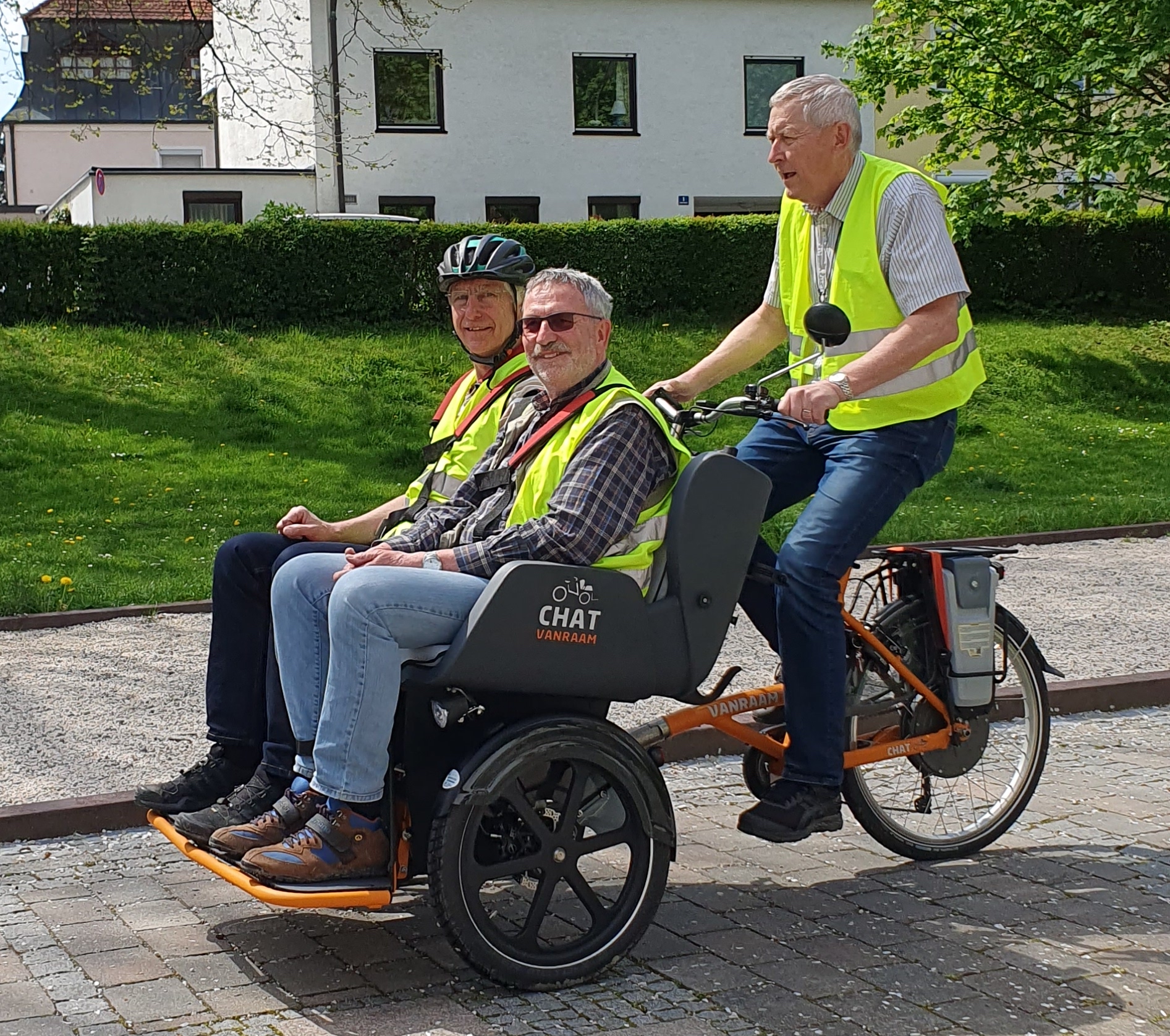 Falken-Rikscha unterwegs