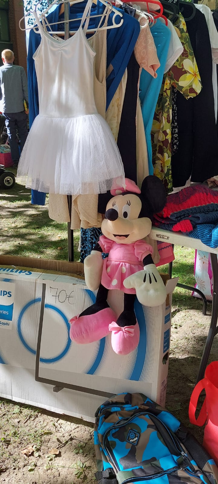 Flohmarkt unter Bäumen6